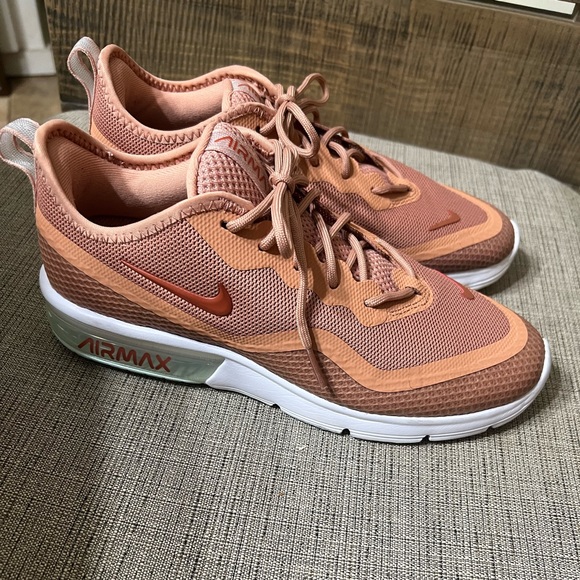 Nike Shoes - Nike Women’s Air Max Running Shoe size 7